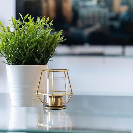 *New Build* 1 Bed Modern Apt - With Juliet Balcony - Roof Top Terrace - Digbeth, Birmingham City Centre - Free Netflix & Smart Tv エクステリア 写真