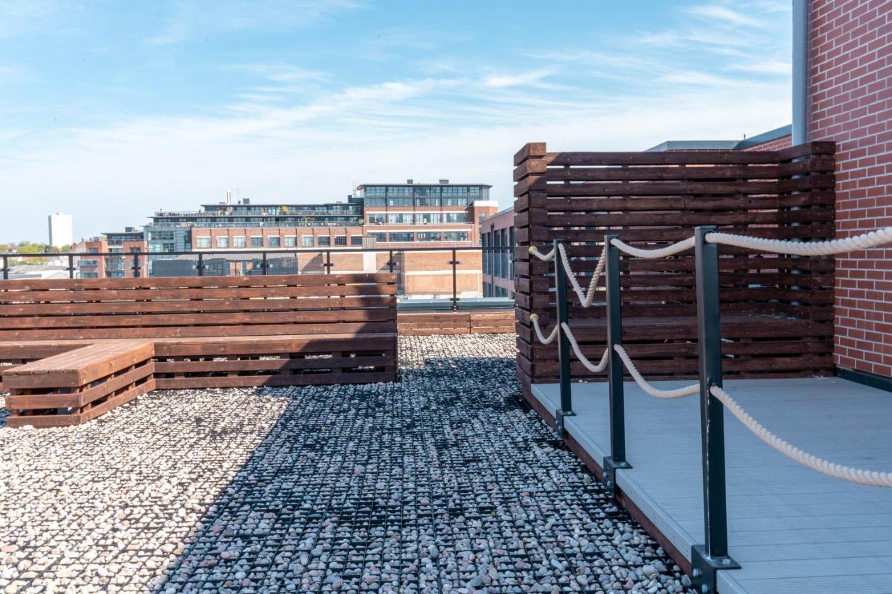 *New Build* 1 Bed Modern Apt - With Juliet Balcony - Roof Top Terrace - Digbeth, Birmingham City Centre - Free Netflix & Smart Tv エクステリア 写真