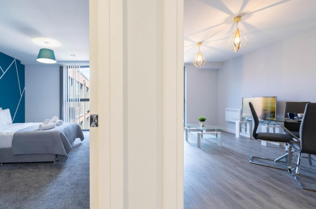 *New Build* 1 Bed Modern Apt - With Juliet Balcony - Roof Top Terrace - Digbeth, Birmingham City Centre - Free Netflix & Smart Tv エクステリア 写真