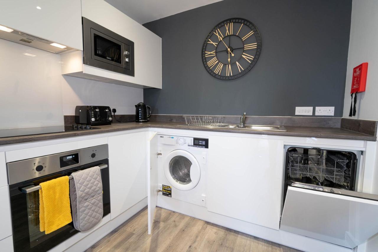 *New Build* 1 Bed Modern Apt - With Juliet Balcony - Roof Top Terrace - Digbeth, Birmingham City Centre - Free Netflix & Smart Tv エクステリア 写真